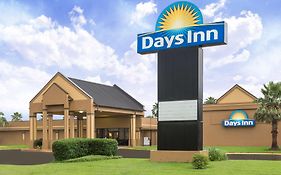 Days Inn & Suites By Wyndham Jennings